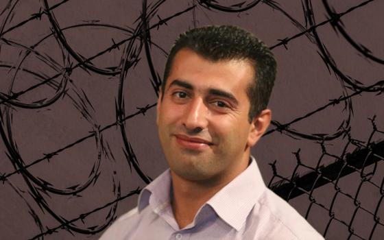 الاحتلال يمدد توقيف منسق حملة المقاطعة محمود النواجعة لـ 8 أيام  