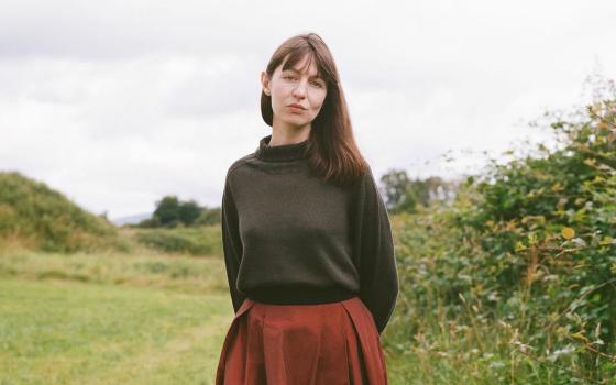 إشادة بكاتبة إيرلندية تتبنى المقاطعة الثقافية للاحتلال