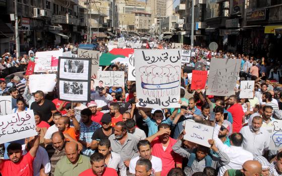 تجمع اتحرّك: واجب الحكومة تأمين العمل للأردنيين دون زجهم بالتطبيع  