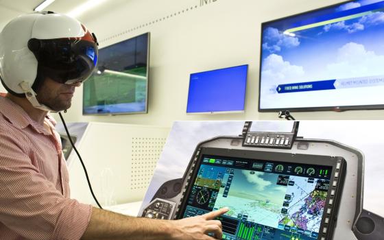 مجموعة شركات إماراتيّة تعقد اتفاقًا مع شركتي صناعات عسكرية إسرائيلية