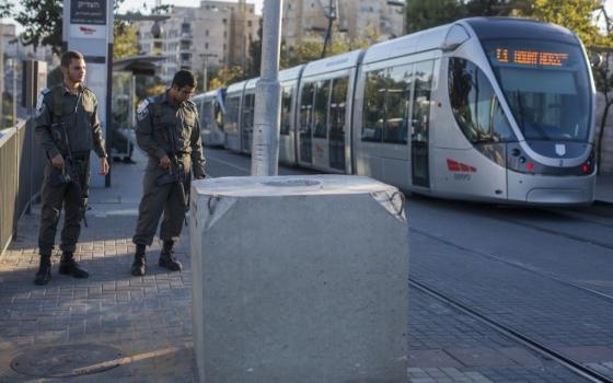 حركة المقاطعة في تشيلي تطالب شركة إسبانية بالانسحاب من مشروع القطار الخفيف  