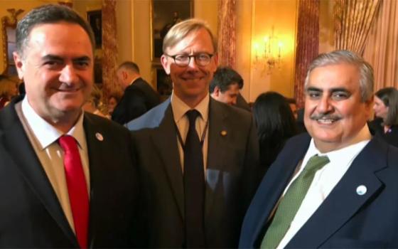 حماس: لقاء وزير الخارجية البحريني بنظيره الإسرائيلي خيانة للقدس وفلسطين