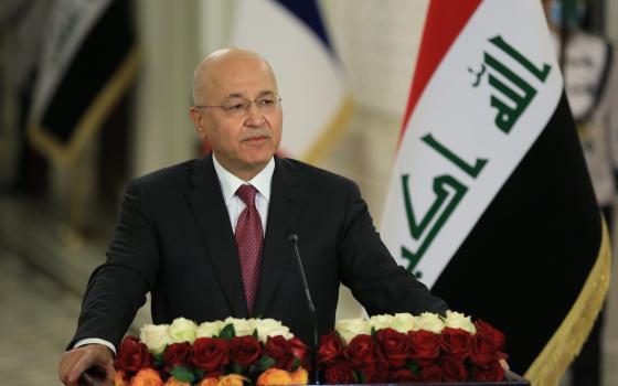 الرئيس العراقي مرر قانون تجريم التطبيع ولم يوقع عليه