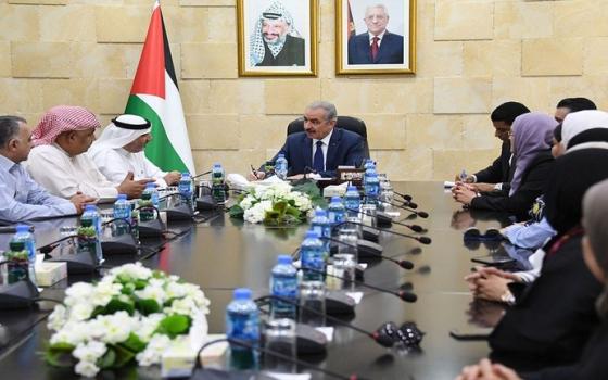 اشتية يشيد بموقف الكويت تجاه القضية الفلسطينية