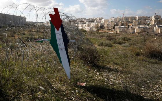 نشرة أخبار "مقاطعة"