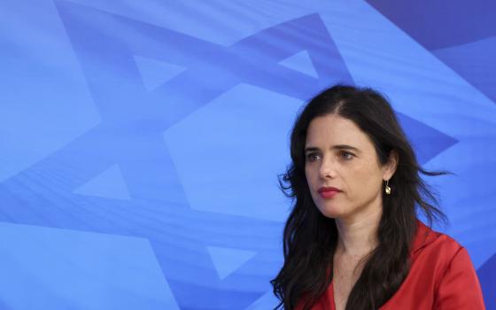 الاحتلال يعلن عن اتصالات مع المغرب لاستقدام ممرضين