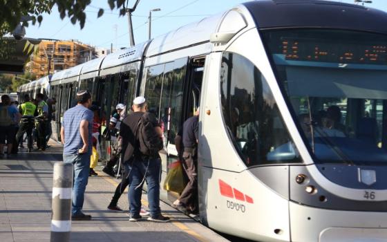 تشيلي.. مطالبات لشركة كاف بعدم المشاركة في مشاريع القطارات الإسرائيلية