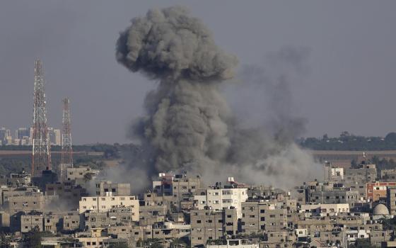 جمعية يهودية ترفع دعوى ضد لبيد وغانتس لدى القضاء الألماني  