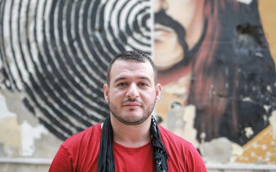 حملة تضامن مع المصور حسام سالم بعد خسارة عمله بزعم معاداة السامية  