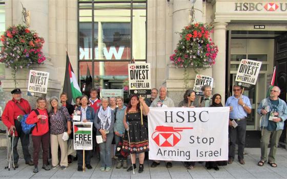 وقفة ضد بنك HSBC في مدينة كارديف