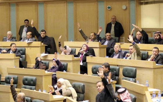 نواب أردنيون يطالبون بطرد سفير الاحتلال ردًا على مجازر جيشه