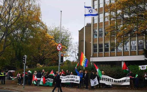 بلفاست.. حركة المقاطعة ترحب بالاحتجاج أمام السفارة الإسرائيلية في دبلن