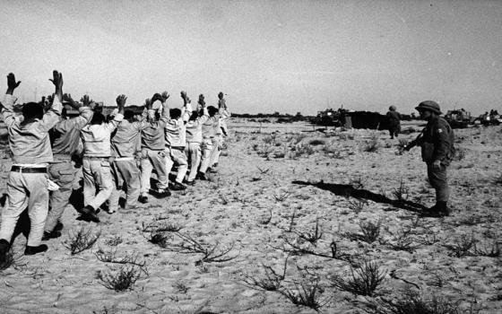 بيان مصري باهت حول الكشف عن قبر جماعي لجنود مصريين في "إسرائيل"