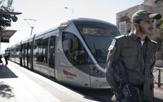 حركة المقاطعةتشيد بانسحاب شركات يونانية من مشروع القطار الخفيف