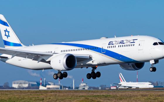 مطار الصويرة المغربي يستقبل أول طائرة قادمة من مطار بن غوريون