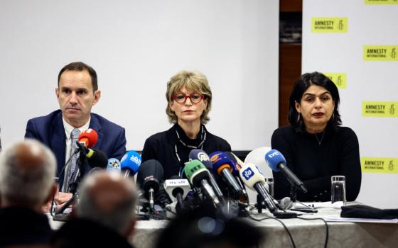 الاحتلال يبحث حظر موظفي "أمنستي" بذريعة تأييد BDS  