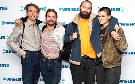 حركات المقاطعة حول العالم تُرحّب بقرار Big Thief إلغاء عروضها في الكيان  