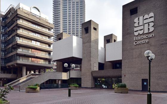 ترحيب بدعوات مقاطعة مركز فني في بريطانيا يتعاون مع الاحتلال✊?