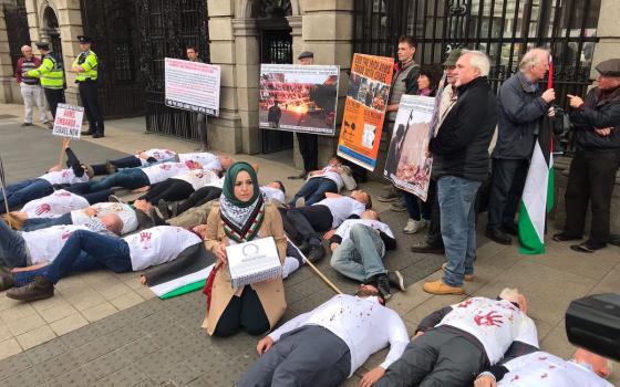 دبلن.. وقفة احتجاجية ضد الانتهاكات الإسرائيلية بحق الأطفال الفلسطينيين  