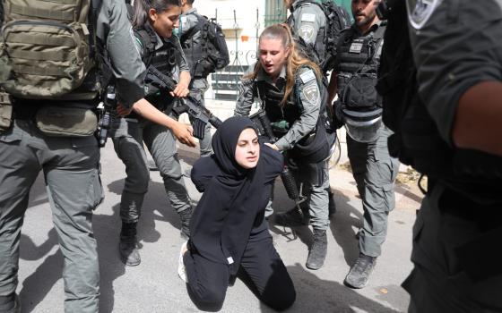 إقرار أوروبي بأن التعاون مع الشرطة الإسرائيلية يتيح المراقبة الجماعية