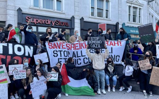 نشرة أخبار "مقاطعة"