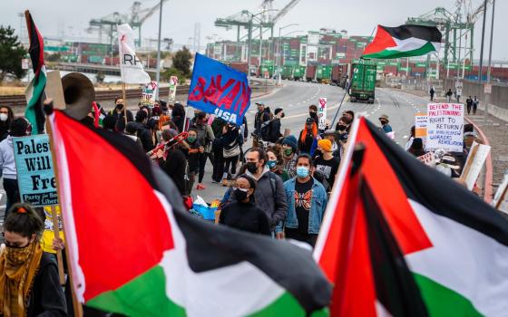 “موانئ دبي” تتخذ إجراءات صارمة ضد BlockTheBoat