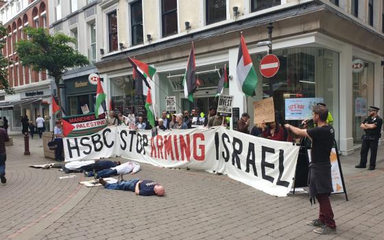 بريطانيا.. حملة التضامن تنظم فعاليات احتجاجية ضد بنك HSBC  