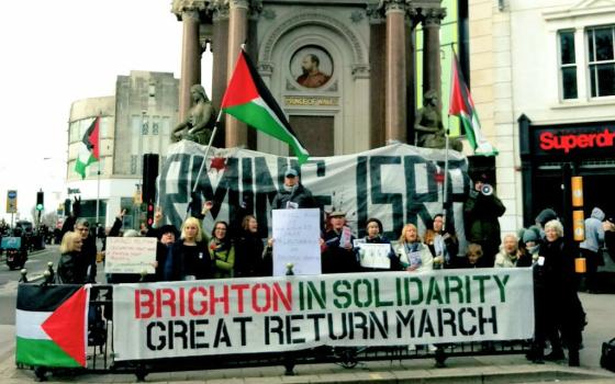 فعالية احتجاجية ضد مضايقات المؤيدين للاحتلال الإسرائيلي في مدينة برايتون البريطانية