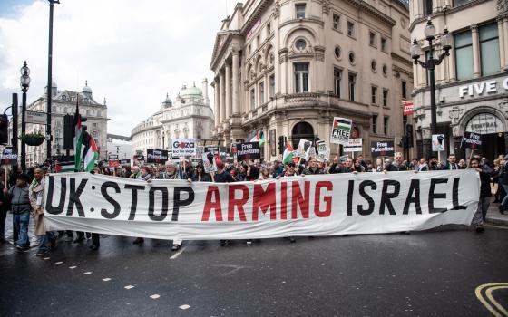 مطالبات لبريطانيا بوقف تصدير الأسلحة للاحتلال الإسرائيلي