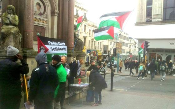 وقفة تضامنية مع القضية الفلسطينية في مدينة برايتون البريطانية