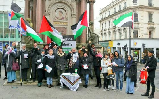 وقفة تضامنية مع القضية الفلسطينية في مدينة برايتون البريطانية