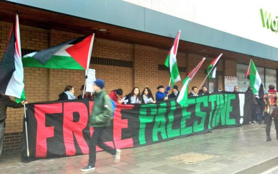 برايتون.. وقفة تضامنية لدعم القضية الفلسطينية