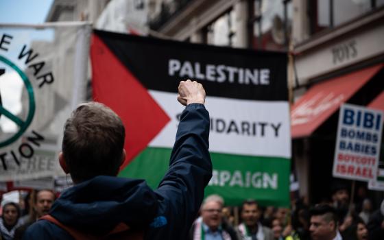 بريطانيا.. 16 صندوقًا يتبع لنظام المعاشات الحكومية يستثمر بشركات تدعم الاحتلال