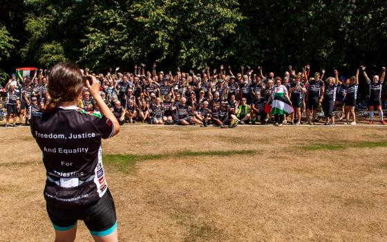 أكثر من 400 درّاج من مدينة مانشستر يتضامنون مع فلسطين