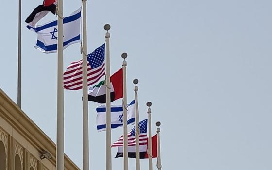 انتشار واسع لحملة “إماراتيون ضد التطبيع” المنددة بالعلاقات مع الاحتلال