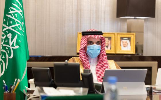 الخارجية السعودية: نقف بجانب الشعب الفلسطيني ونتمسك بالمبادرة العربية