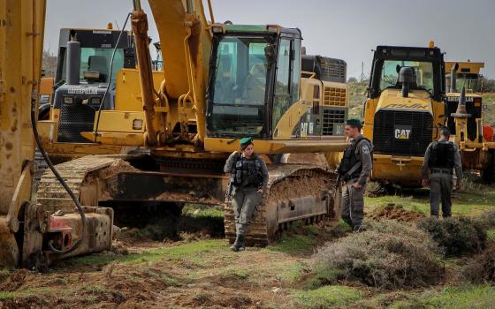 حركة المقاطعة تطالب بنك HSBC بسحب استثماراته من شركة كاتبلير الداعمة للاحتلال الإسرائيلي