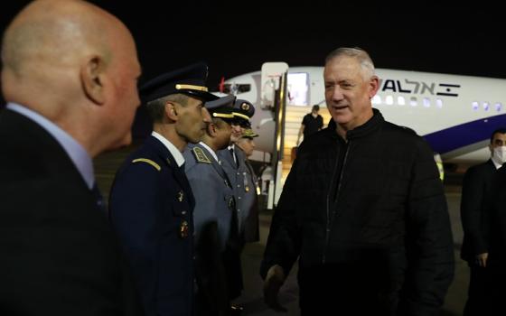 غانتس يصل إلى المغرب في أول زيارة لوزير جيش الاحتلال