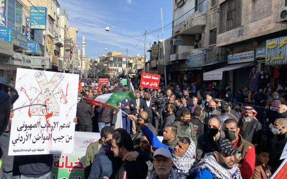 النقابات المهنية الأردنية تعبر عن غضبها من خطوات التطبيع  