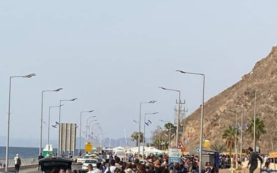 غضب شعبي مصري بسبب توافد آلاف المستوطنين على معبر طابا