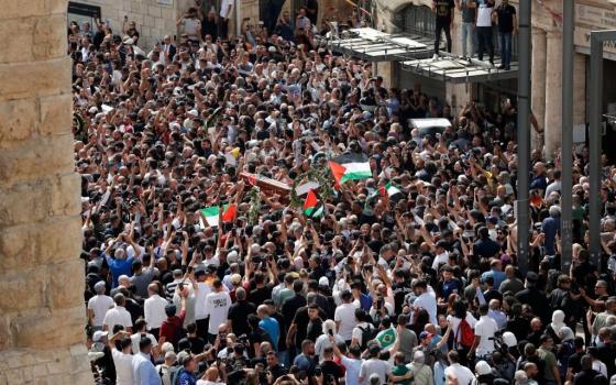 حملة أمريكية لمطالبة البيت الأبيض بالتحقيق في جريمة إعدام الصحفية أبو عاقلة