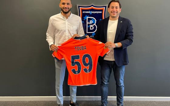 اللاعب الجزائري أحمد توبا يرفض اللعب في "إسرائيل"