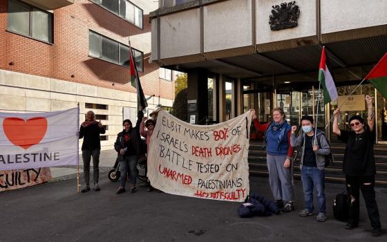 بريطانيا تستعد لملاحقة عشرات النشطاء بسبب دعم فلسطين