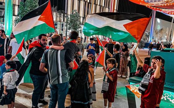 مبادرة قطرية لرفع علم فلسطين في بوليفارد لوسيل.. وعاصفة تغريدات ضد منتزه "إيكو بارك" التطبيعي في الأردن