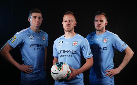 حركة المقاطعة في أستراليا ترحب بتخلي نادي لوتون تاون عن رعاية شركة PUMA