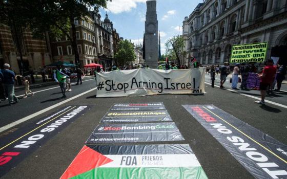 ناخبون بريطانيون يضغطون على البرلمان لفرض عقوبات على "إسرائيل"