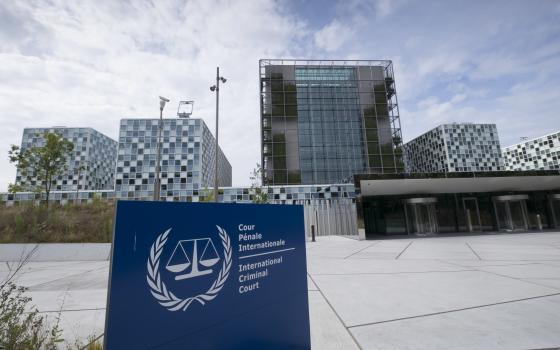 نيويورك تايمز: "إسرائيل" تشترط إعاقة تحقيق "الجنائية الدولية" لإدخال المساعدات لغزة