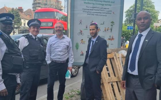 حركة فلسطين: الشرطة الإسرائيلية تتبادل التكتيكات مع الشرطة البريطانية