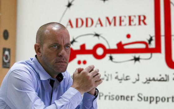 النشرة - عائلة الحموري: الاحتلال ينتهك حقوق ابننا.. وتحذيرات مغربية من التطبيع التعليمي