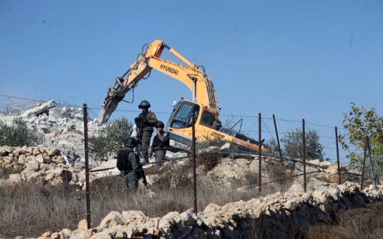 الخارجية الفلسطينية: لا يمر يومٌ واحدٌ دون أن يتعرض شعبنا لانتهاكات الاحتلال  